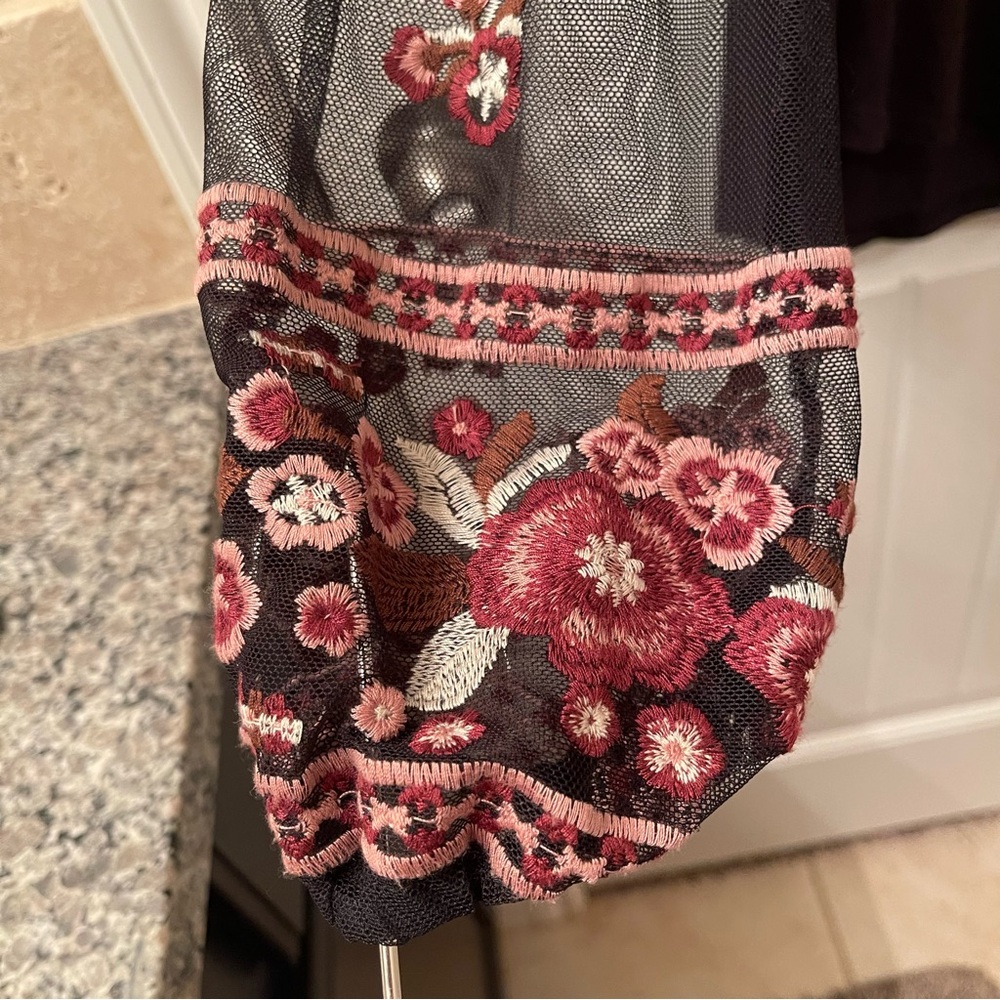 Maurices Women’s XL Black & Burgundy Rose Embroidered Floral Sheer Sleeve Blouse - Picture 8 of 12